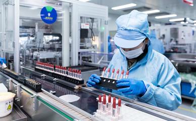 月產近7000萬支，這家化妝品代工廠為何營收增長將超三成？